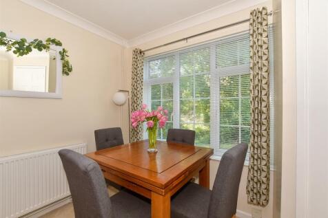 Lounge/ Dining Room