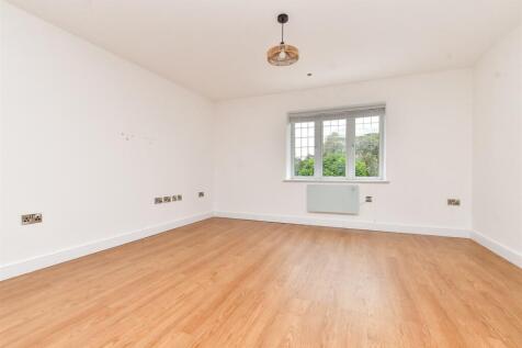 Kitchen / Lounge