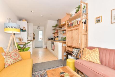 Lounge/ Kitchen