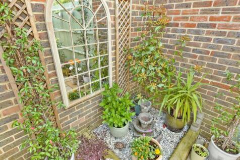 External Lifestyle Photograph