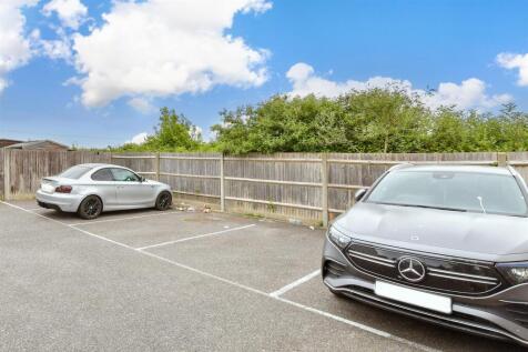 Driveway/Parking