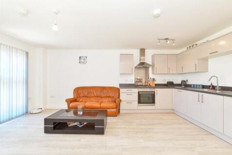 Lounge/ Kitchen