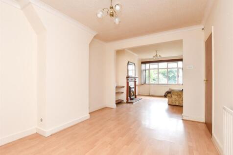 Lounge/Dining Area