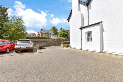 Driveway/Parking