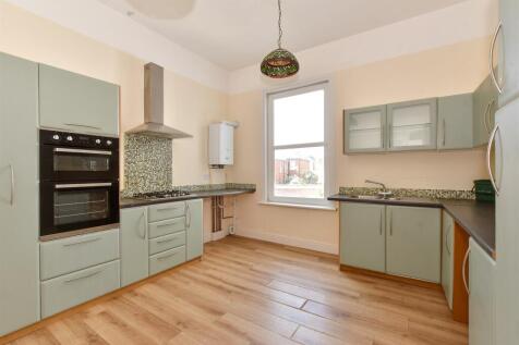 Kitchen/ Dining Room