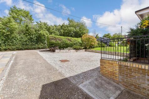 Driveway/Parking