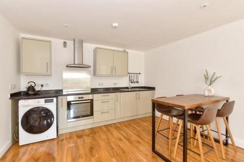 Kitchen/ Living Room