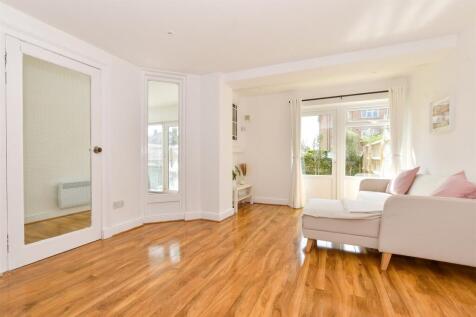 Kitchen/ Living Room