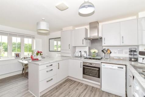 Lounge/ Kitchen