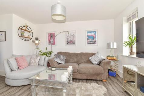 Lounge/ Kitchen