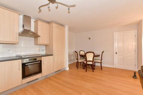 Lounge/Kitchen