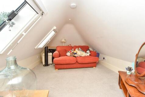 Dressing/Sitting Area