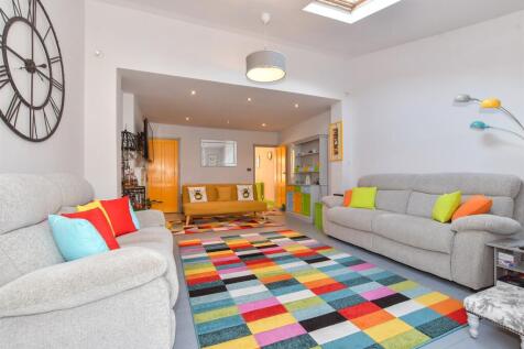 Lounge/ Diner