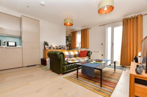 Lounge/Kitchen