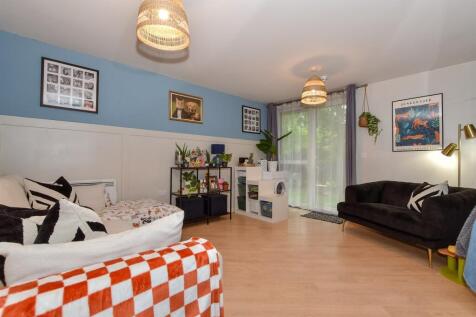 Lounge/Dining/ Kitchen