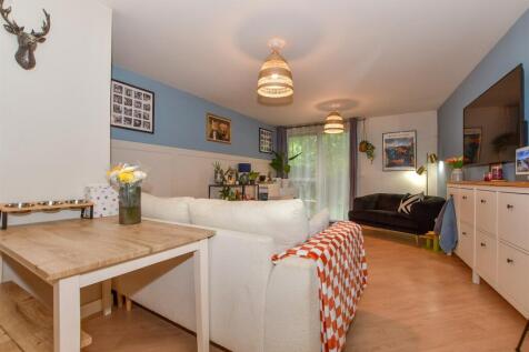 Lounge/Dining/ Kitchen