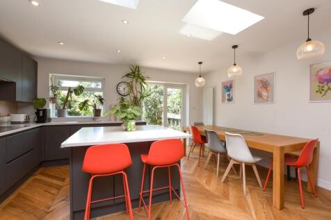 Kitchen/Dining Area