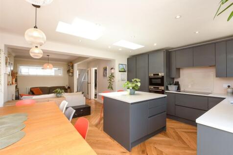 Kitchen/Dining Area
