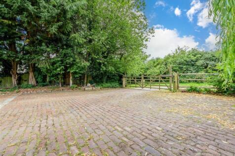 Driveway/Parking