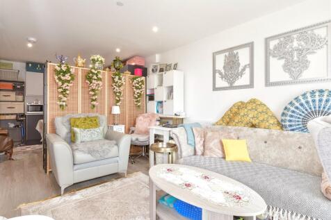Kitchen/Lounge/ Dining Area