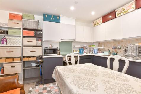 Kitchen/Lounge/ Dining Area