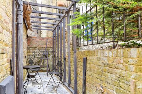 Patio / Decking