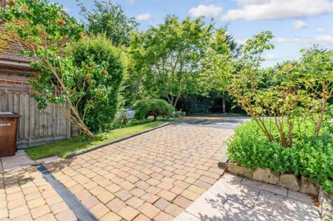 Driveway/Parking