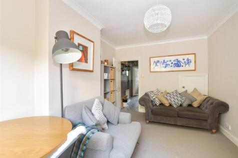 Lounge/ Dining Room