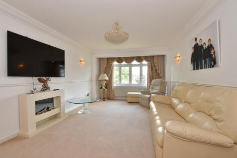 Kitchen/ Dining Room