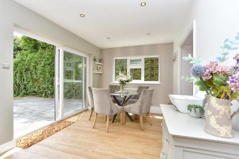 Kitchen/Dining Area