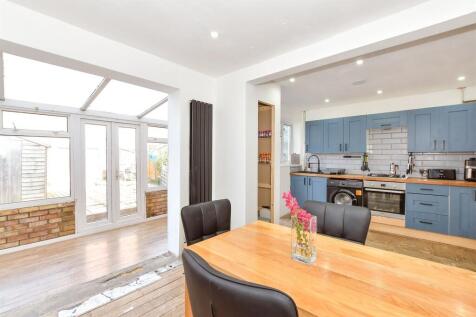 Kitchen/Dining Area