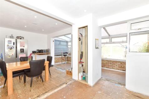 Kitchen/Dining Area