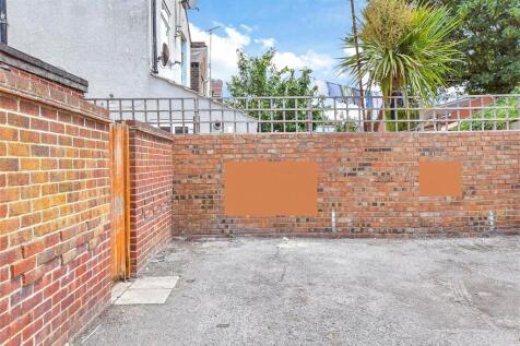 Driveway/Parking