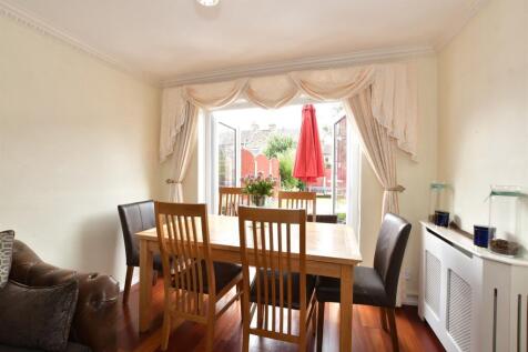 Lounge/ Dining Room