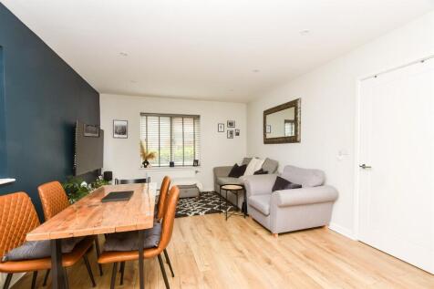 Lounge/Kitchen