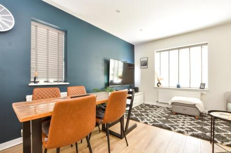 Lounge/Kitchen