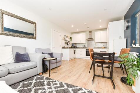 Lounge/Kitchen