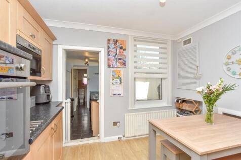 Kitchen/ Dining Area