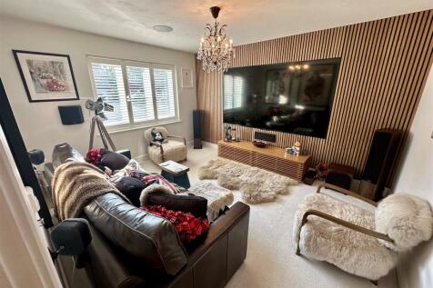 Cinema Room - V
