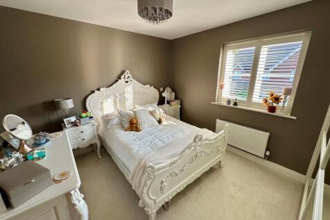 Bedroom 2 - V
