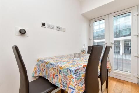 Lounge / Kitchen