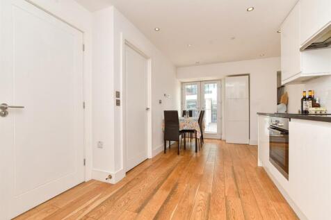 Lounge / Kitchen
