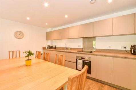 Lounge/ Dining/ Kitchen