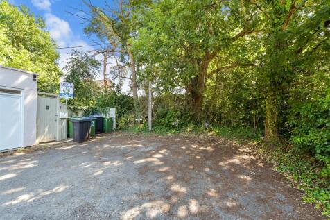 Driveway/Parking