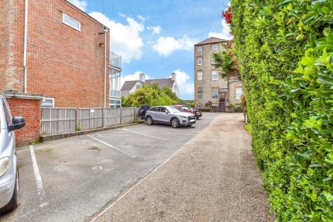 Driveway/Parking