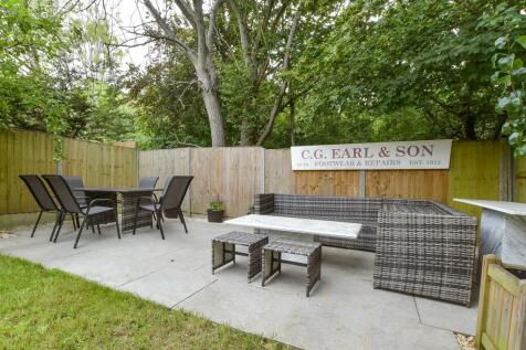 Patio / Decking