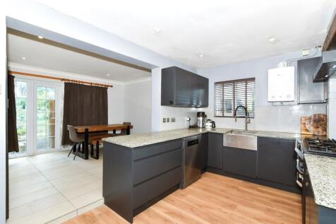 Kitchen/Dining Area