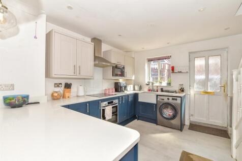 Kitchen/ Lounge