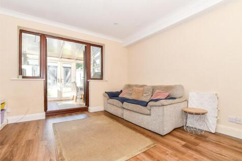 Kitchen/ Lounge