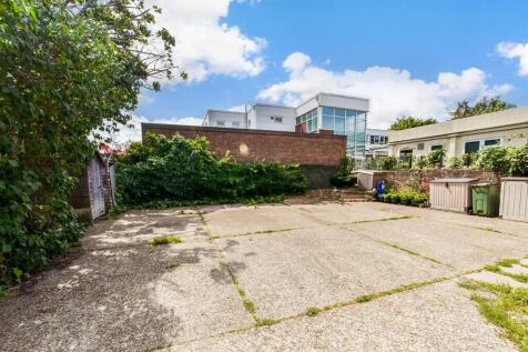 Driveway/Parking